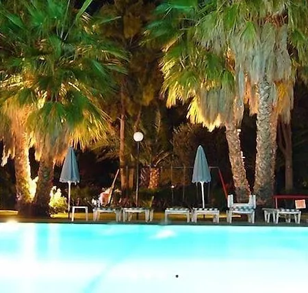 Nina Hotel 3*