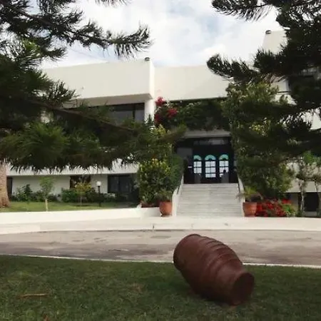 Nina Hotel 3*
